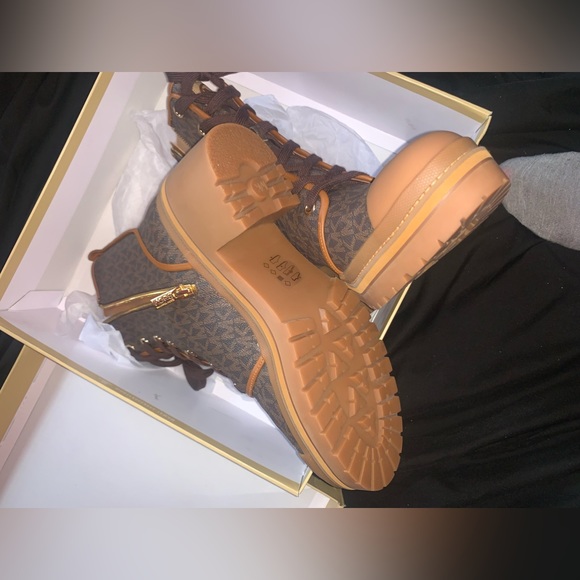 Michael Kors Boots - Picture 8 of 10